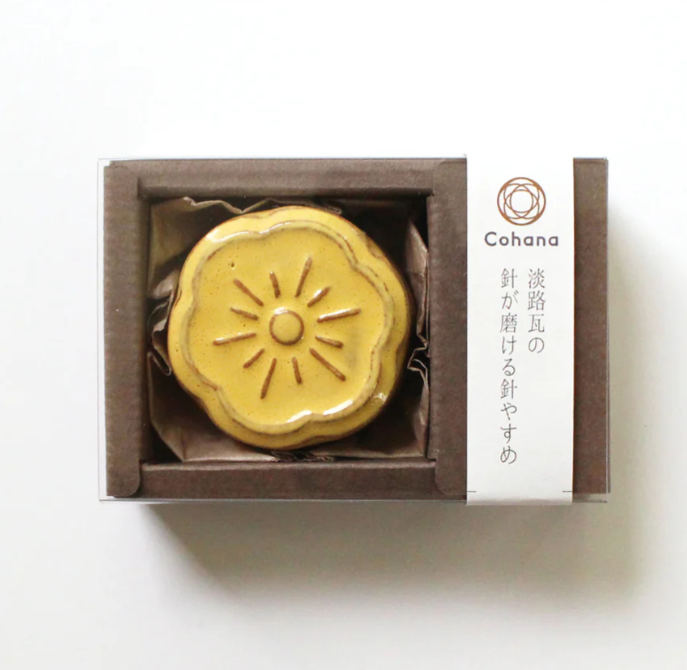 Cohana Awaji Kawara Magnetic Needle Rest with Needle Polisher