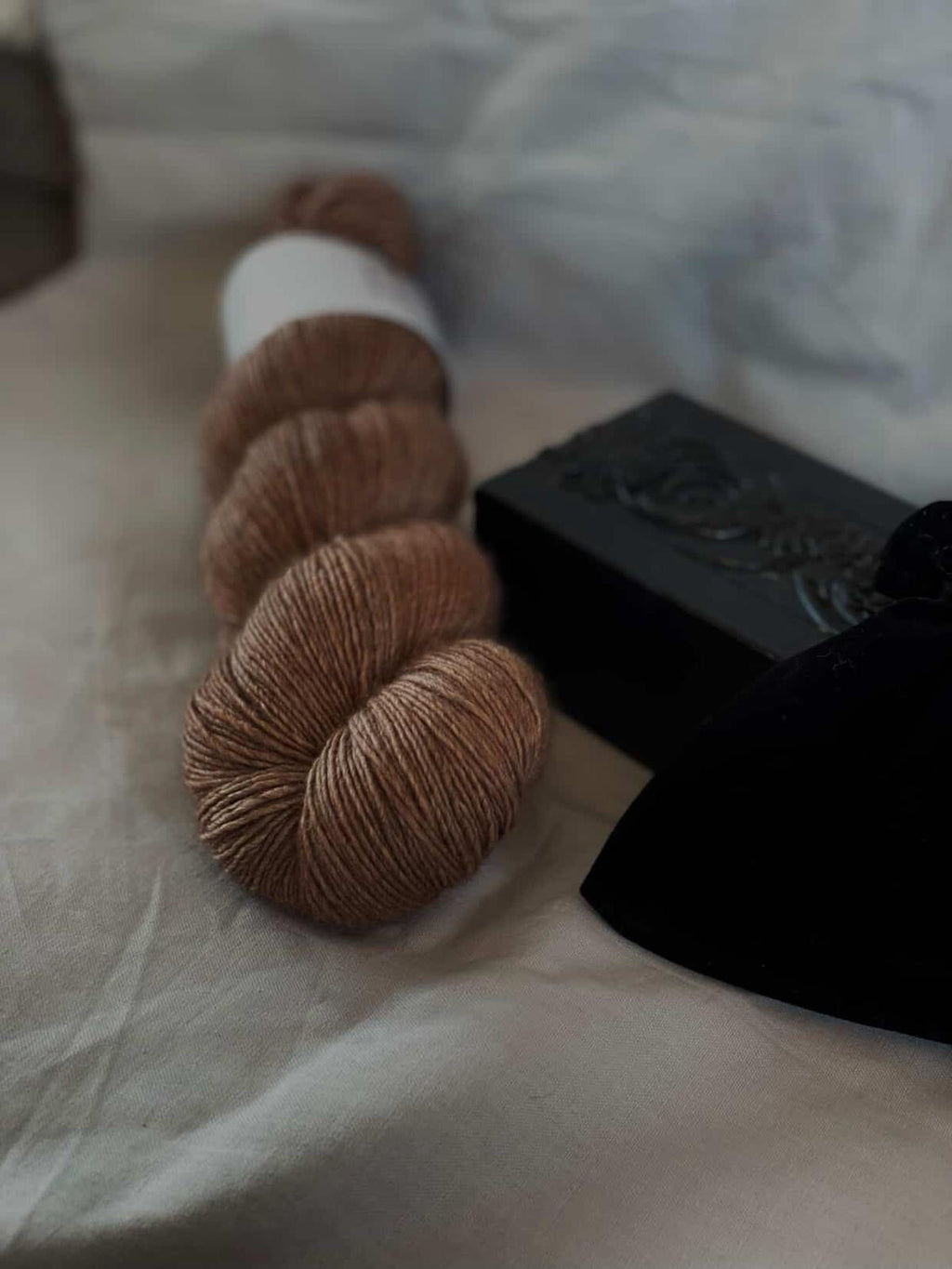 Circus Tonic Handmade Højtid Merino Silk Yak Singles