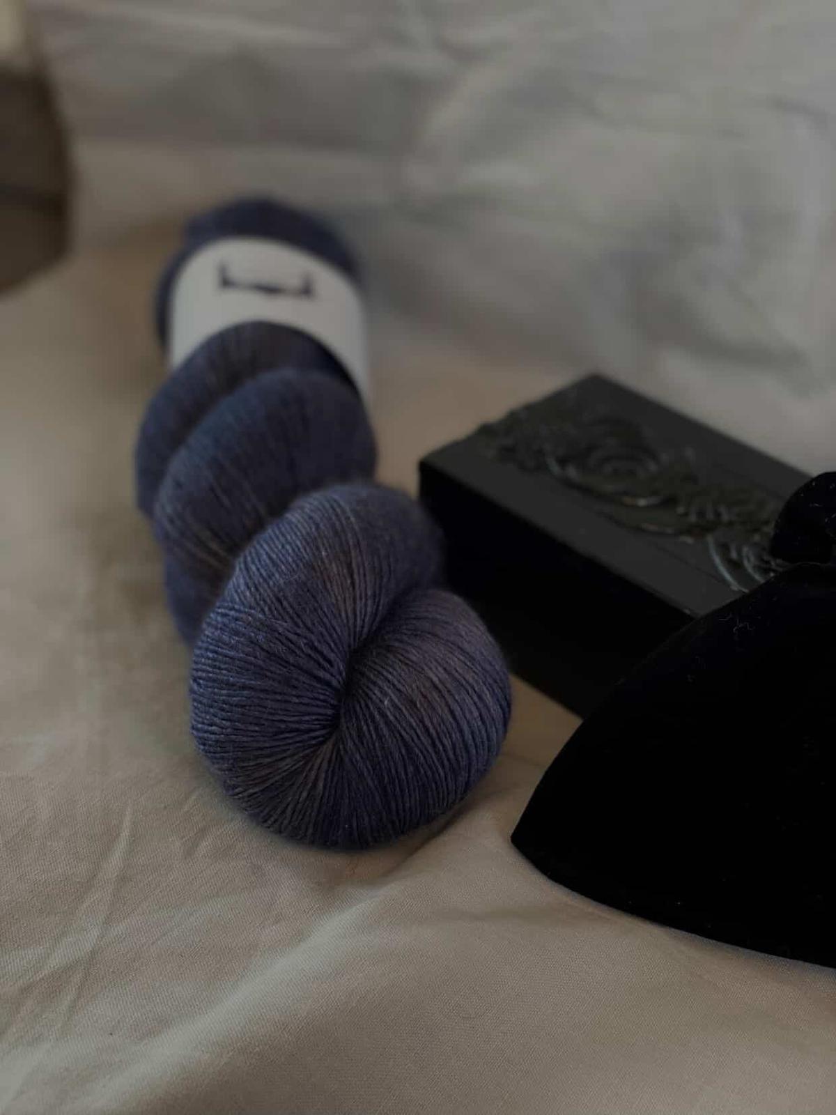 Circus Tonic Handmade Højtid Merino Silk Yak Singles