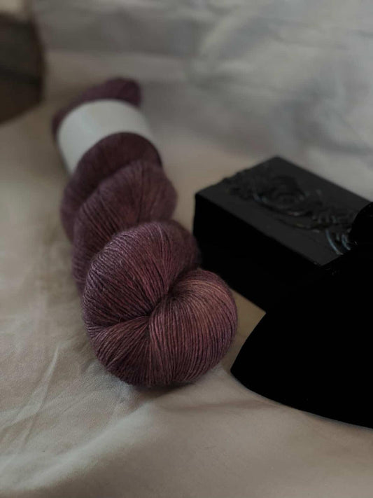Circus Tonic Handmade Højtid Merino Silk Yak Singles